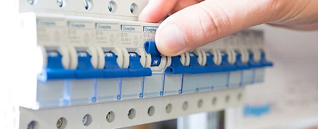 Schalt­schrank­bau bei Elektro Ullrich GmbH in Weikersheim