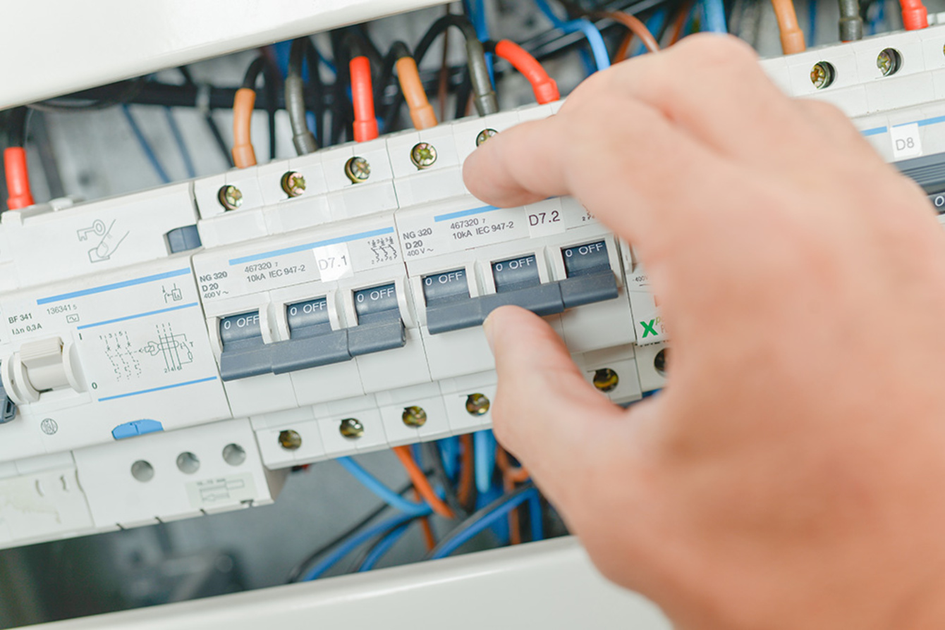 Elektro­installation bei Elektro Ullrich GmbH in Weikersheim
